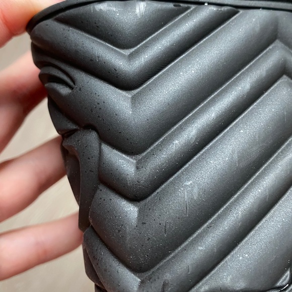 Gucci Matelassé Rubber Slides - Picture 2 of 6